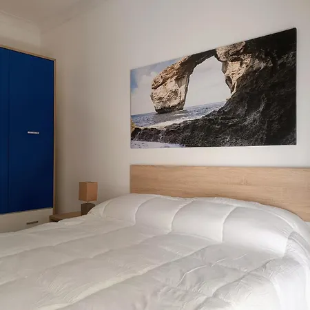 Steps To Bay! Modern 3br Flat With Full Ac * Xlendi