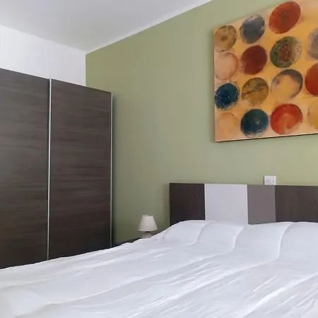 Steps To Bay! Modern 3br Flat With Full Ac Daire *