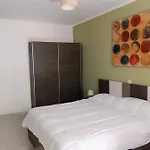 Steps To Bay! Modern 3br Flat With Full Ac Apartment