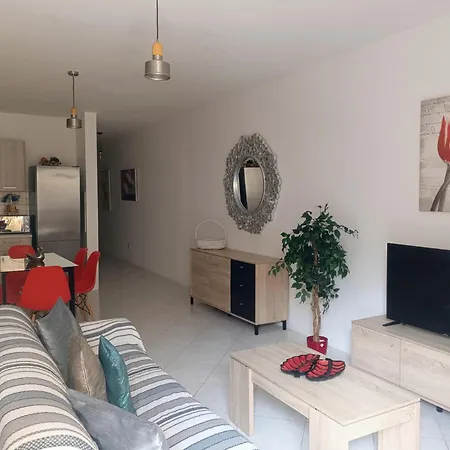 Steps To Bay! Modern 3br Flat With Full Ac Apartment