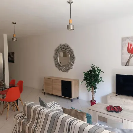 Steps To Bay! Modern 3br Flat With Full Ac